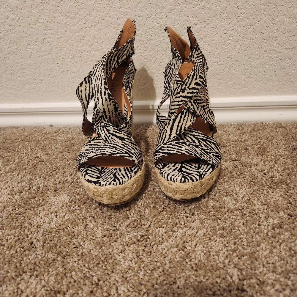 Black & White sandal